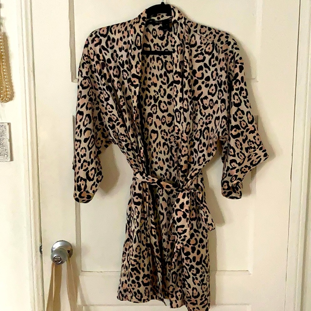 pink leopard robe